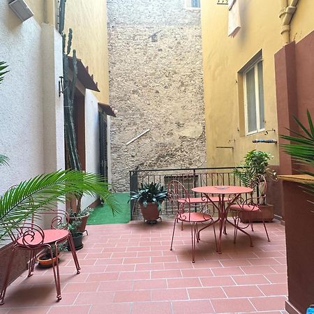 Suite Stylish & Cozy Apartment In The Heart Of Firenze Bagian luar foto
