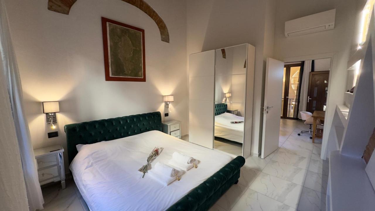 Suite Stylish & Cozy Apartment In The Heart Of Firenze Bagian luar foto