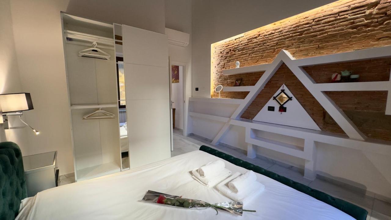 Suite Stylish & Cozy Apartment In The Heart Of Firenze Bagian luar foto
