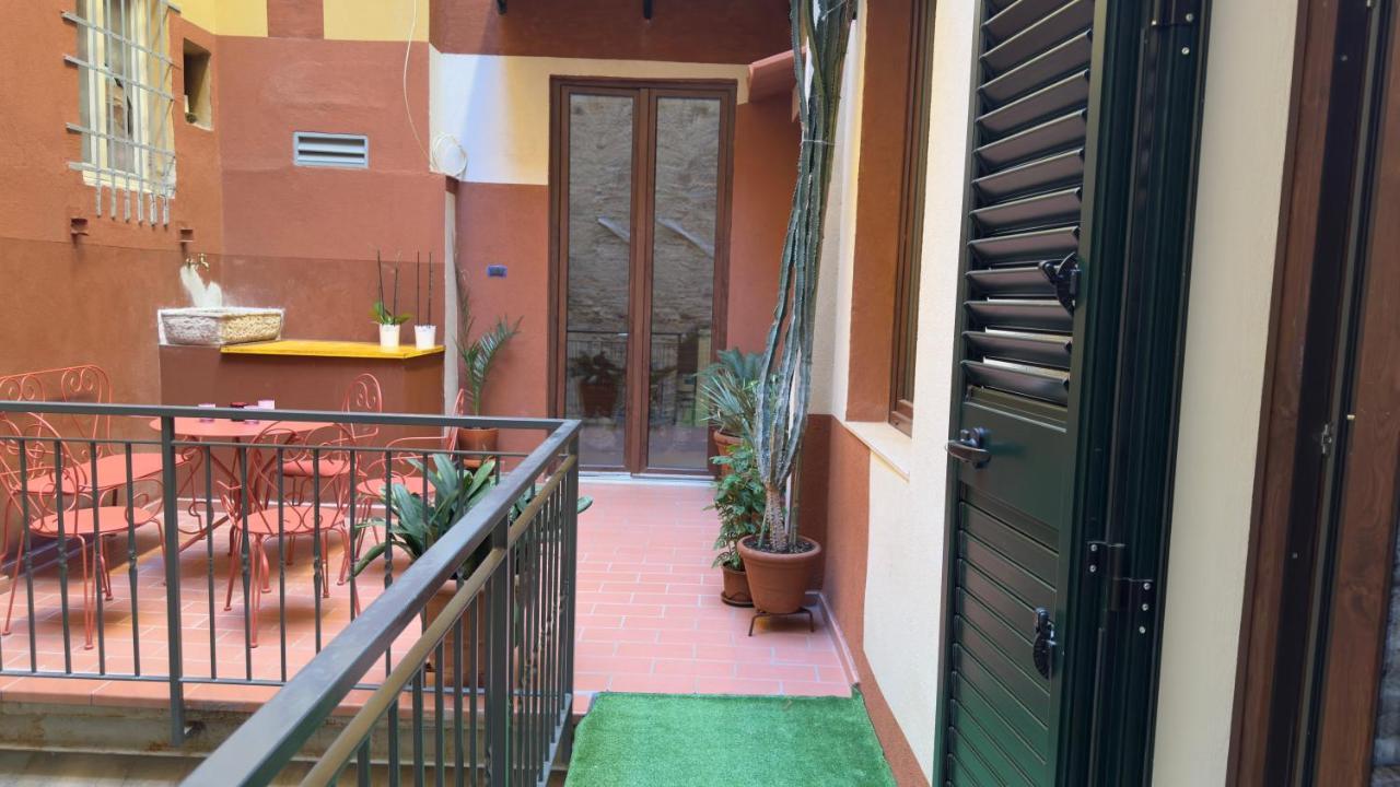 Suite Stylish & Cozy Apartment In The Heart Of Firenze Bagian luar foto