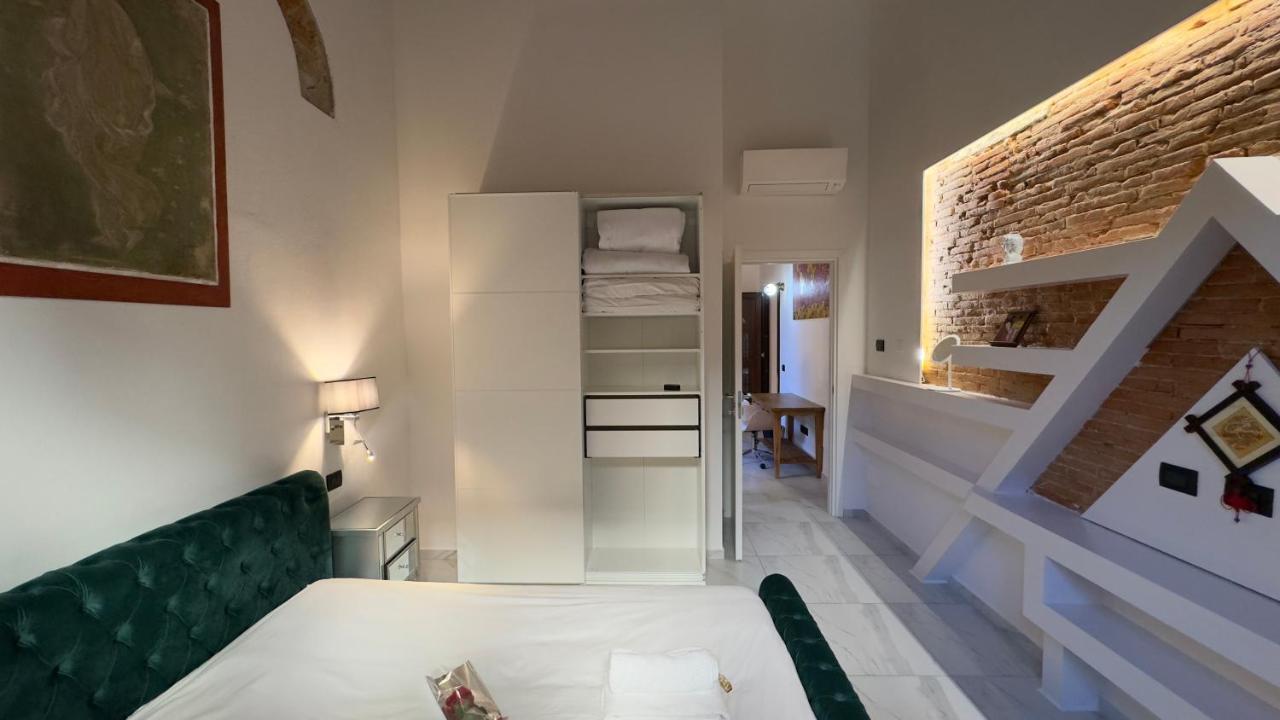Suite Stylish & Cozy Apartment In The Heart Of Firenze Bagian luar foto