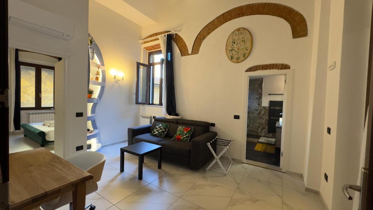 Suite Stylish & Cozy Apartment In The Heart Of Firenze Bagian luar foto