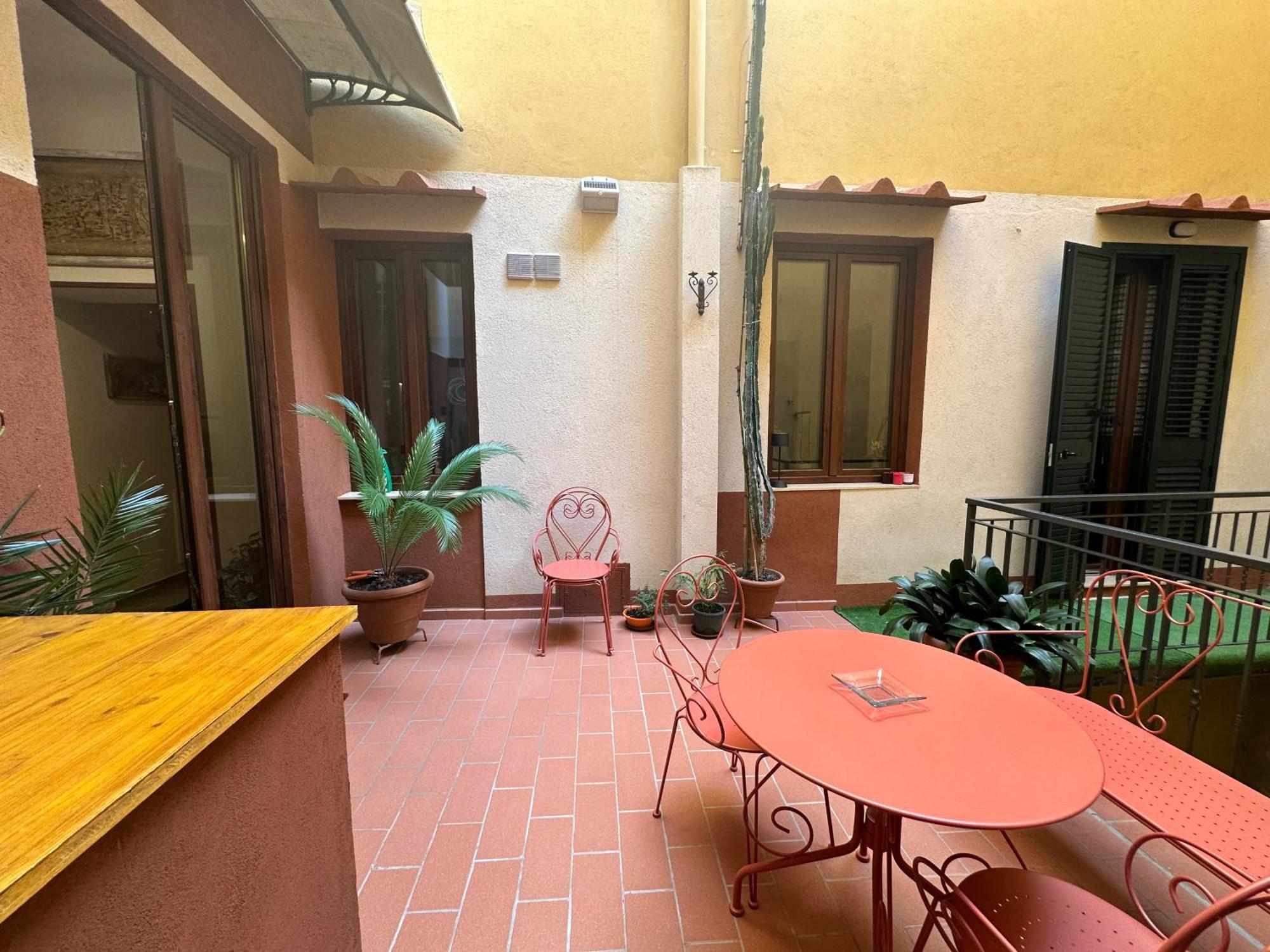 Suite Stylish & Cozy Apartment In The Heart Of Firenze Bagian luar foto